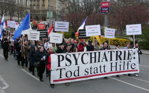 Demonstration 2015 Bürgerkommission für Menschenrechte für ein
Verbot der Psychiatrie ohne Menschlichkeit