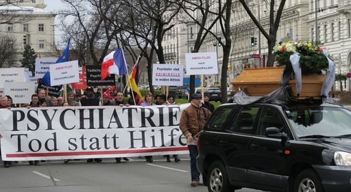 Vorschau Bild von Demonstration 2015 Bürgerkommission für Menschenrechte für ein
Verbot der Psychiatrie ohne Menschlichkeit