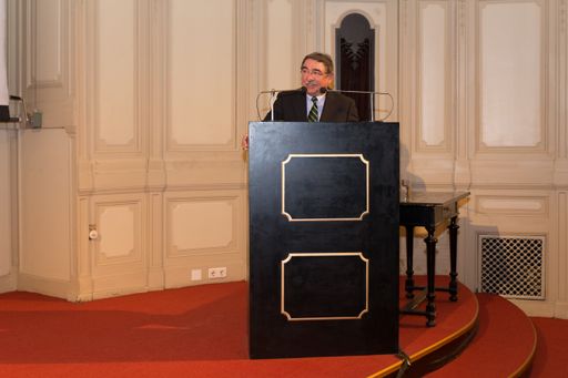 Prim. Univ.-Prof. Dr. Walter Hruby Neu gewählter Präsident der
Gesellschaft der Ärzte in Wien