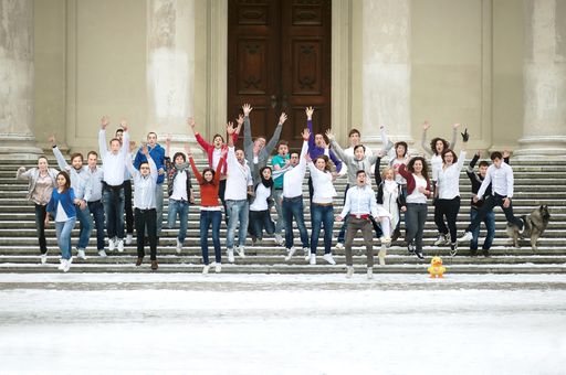 Vorschau Bild von Das Unternehmen whatchado GmbH mit Sitz in Wien beschäftigt über
30 Mitarbeiter aus über 15 Nationen.
