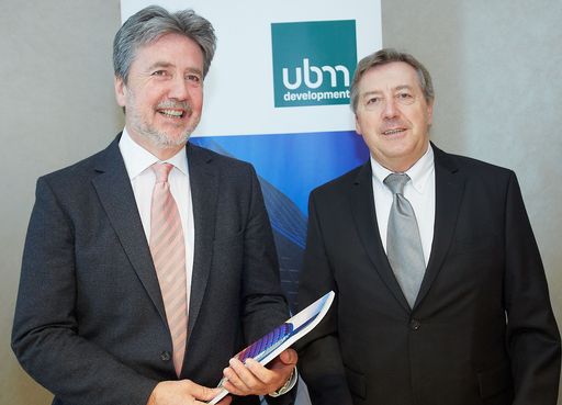  http://www.apa-fotoservice.at/galerie/6578 Im Bild
v.l.n.r.: Karl Bier, CEO und Heribert Smolé, CFO UBM Development