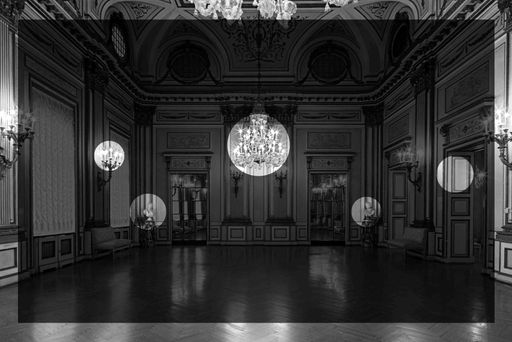  Sissa Micheli Skizze zur Videoinstallation Dance of
Diplomacy, 2015 5 s/w HD-Videos auf Reflektoren in
Eisenkonstruktionen, 5’03’’ Haydn-Trio No. 16 in D Dur, Hob. XV:16,
II, Andantino più tosto Allegretto, resampled by Valeria Merlini aka
JD Zazie.