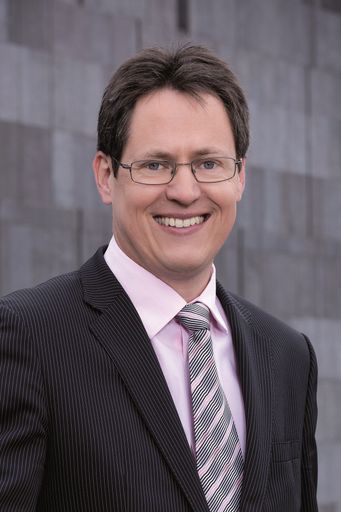 Dr. Rainer Trefelik