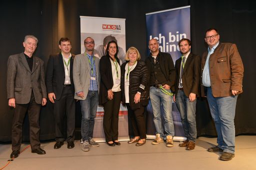 http://www.apa-fotoservice.at/galerie/6512 Im Bild
vlnr.: Im Bild vlnr.: Werner Lemmerer (Wirtschaftskammer Steiermark), 
Bernd Steiner (Landesschulrat Steiermark), Dominic Neumann (
FachgruppeUBIT), Alexandra Adorjan (Kriminalprävention Steiermark), 
Regina Hönigsberger-Rupp (Initiative „ICH BIN ONLINE!“), Alexander 
Glowatschnik (SaferInternet), Stefan Berndorfer (FabaSoft Austria), 
Christian Rupp (Plattform digitales Österreich)
