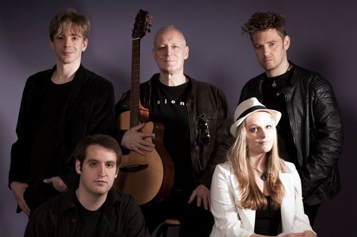 Cornerstone auf Tour mit Gary Howard