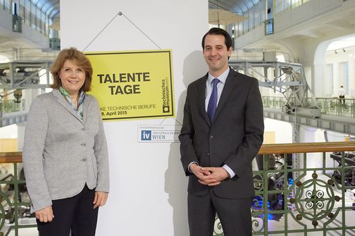  http://www.apa-fotoservice.at/galerie/6629 Im Bild
v.l.n.r. Dr. Gabriele Zuna-Kratky, Direktorin Technisches Museum
Wien und Mag. Leopold Liechtenstein, Industriellenvereinigung Wien