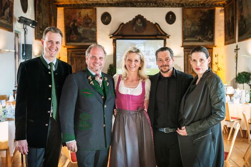 Vorschau Bild von Mit einem Festakt am 20. April 2015 im
Klostersaal in Traunkichen, Oberösterreich, feierten die LANDHOTELS
Österreich ihr 20jähriges Bestehen