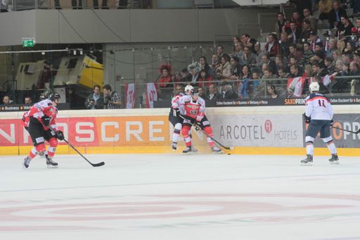  Das Eishockey Nationalteam am 28. April beim
Spiel gegen die USA