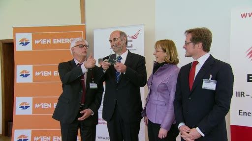 Am 29. April 2015 hat die IIR GmbH den EPCON AWARD
für das erfolgversprechendste und innovativste Energieprojekt
Österreichs vergeben. Der Gewinner ist die KELAG Wärme GmbH mit dem
Projekt „Industrielle Abwärme aus Leoben für die Bürger von
Trofaiach.“