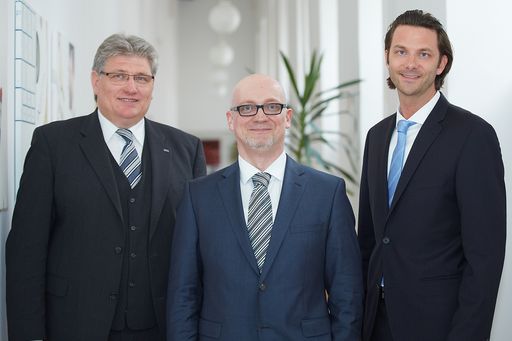 http://www.apa-fotoservice.at/galerie/6634 Gleich
drei neue Seniors starteten beim Softwarehaus ANECON: Mit Erwin
Risch, Zvonimir Durcevic und Michael Rurländer (v.l.n.r.) wird das
Dienstleistungsangebot rund um „Projektmanagement und Business
Analyse“ weiter ausgebaut.