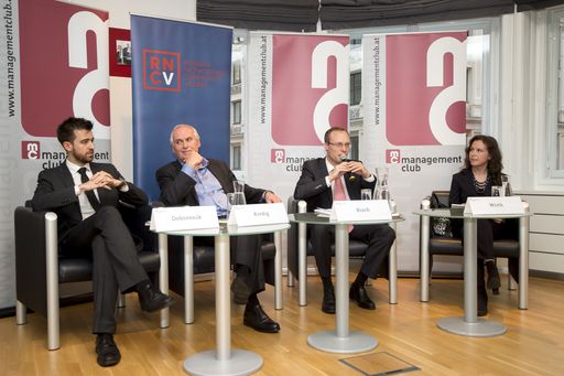 http://www.apa-fotoservice.at/galerie/6626 Die
Podiumsteilnehmer sind von links nach rechts: Mag. Mario Dobrovnik,
MSc. (Research Associate am Institut für Transportwirtschaft und
Logistik an der WU Wien), Robert Kredig (Management Board, Breitspur
Planungsgesellschafts mbH), Dr. Alexander Biach (Direktor,
Wirtschaftsbund Wien) und Anna Wirth (Regional Manager Russia & CIS,
Retailbranding GmbH).
