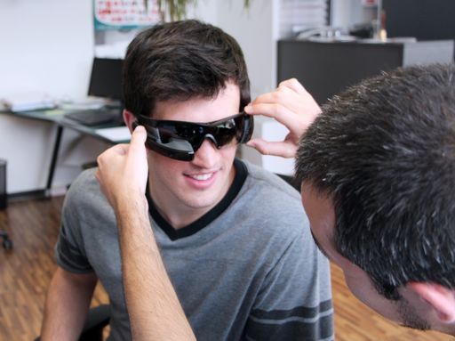  Gemeinsam mit SKIDATA AG entwickelt evolaris bereits erste
Anwendungen für die Mitte April am Markt erschienene Datenbrille
Recon Jet.