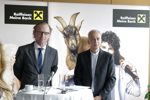 Wer jetzt das Gratis-Studentenkonto bei Raiffeisen
in Wien oder Niederösterreich eröffnet, kann gemeinsam mit der
Caritas einer bedürftigen Familie in Afrika eine Ziege
schenken.www.raiffeisenbank.at/studentenkonto
