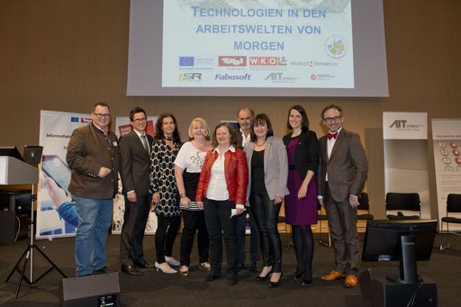 http://www.apa-fotoservice.at/galerie/6620/ Im Bild
v.l.n.r. : Christian Rupp (digitales Forum Bundeskanzleramt), Franz
Unterluggauer (Standort Tirol), Christiane Noll (Microsoft
Österreich) Regina Hönigsberger-Rupp, Univ.Prof.inDr.in Ruth Breu
(Uni Innsbruck), Prof.Mag. Helmut Hammerl ( Landesschulrat Tirol),
Landesrätin Beate Palfrader, Barbara Thaler ( Vicepräsidentin WK
Tirol), Helmut Leopold ( Head of Department Safty and Security)