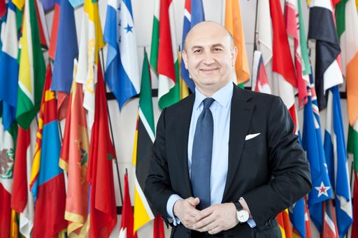 Vorschau Bild von Mag. Ali Rahimi Abruck Honorarfrei