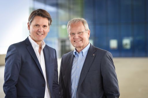 Mag. Andreas Winkelhofer (links im Bild)
übernimmt am 18. Mai 2015 die Geschäftsführung des Oberösterreich
Tourismus, Mag. Karl Pramendorfer (rechts im Bild) geht im Juni in
den Ruhestand.