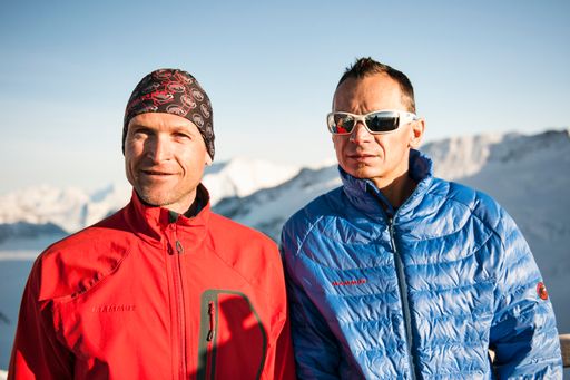Vorschau Bild von Der Mammut Pro Team Athlet Beni Hug besteigt
zusammen mit dem französischen Skibergsteiger Tony Sbalbi auf
Tourenskis alle sieben Viertausender des Aletschgebietes in nur 20
Stunden. Beni und Tony schaffen mit den insgesamt 7000 Höhenmetern
und der Strecke von rund 65km eine persönliche Höchstleistung.