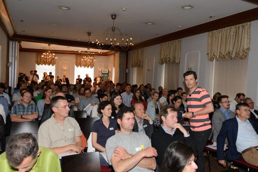 Vorschau Bild von Die zweite Auflage der Online-Marketing-Impulse
beleuchtete das Thema Online-Marketing-Strategieentwicklung von drei
sehr unterschiedlichen wie faszinierenden Seiten. Rekordverdächtige
140 Teilnehmer tauchten dabei tief in die Welt der Markenführung,
der Unternehmenskultur und des Customer Engagement ein.