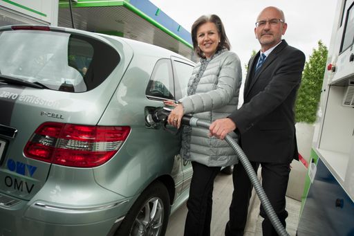 Vorschau Bild von Betankung eines Wasserstoff-Autos