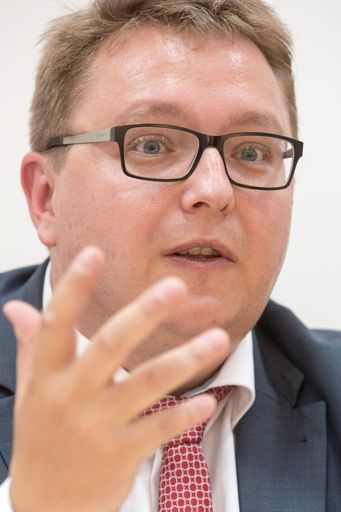 Vorschau Bild von War die Stromversorgung früher hauptsächlich eine Einbahnstraße
herrscht dort nun zunehmend Gegenverkehr, betonte E-Control-Vorstand
Martin Graf.