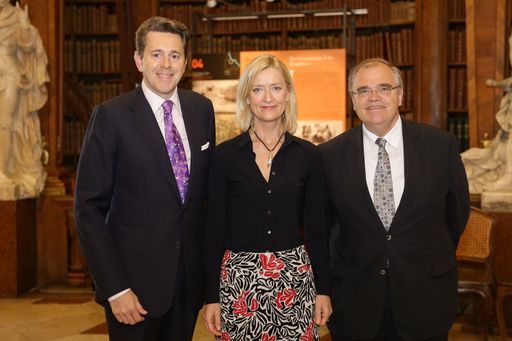 http://www.apa-fotoservice.at/galerie/6655 Im Bild
v.l.n.r.: Dr. Harald Mahrer (Staatssekretär im Bundesministerium für
Wissenschaft, Forschung und Wirtschaft), Dr. Johanna Rachinger
(Generaldirektorin der Österreichischen Nationalbibliothek), Dr.
Wolfgang Brandstetter (Bundesminister für Justiz).