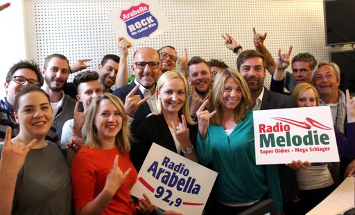 Vorschau Bild von Das Team von Radio Arabella beim Sendestart von
Digitalradio DAB+