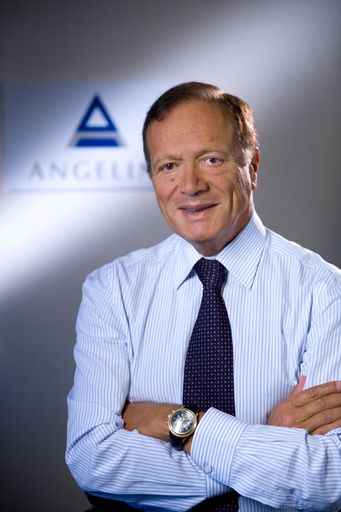Unter der Leitung von Francesco Angelini
beschäftigt die Angelini Gruppe heute rund 4000 MitarbeiterInnen in
20 verschiedenen Ländern der Welt