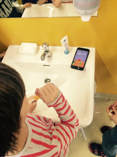 Vorschau Bild von Je besser die Kleinen putzen, desto besser sind sie
im Spiel.