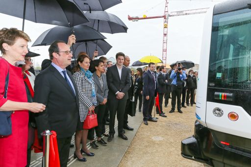  Einweihung des Projekts in Anwesenheit der
schweizerischen Präsidentin Simonetta Sommaruga und des
französischen Präsidenten François Hollande in Lausanne am 16. April
2015.