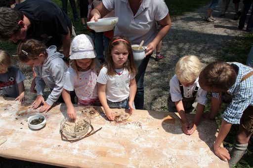 ÖFM Stübing - Weckerlbacken im historischen
Backofen