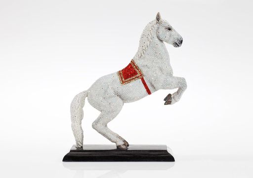  Swarovski-Lipizzaner anlässlich des
450-Jahr-Jubiläums der Spanischen Hofreitschule Wien