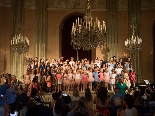 Vorschau Bild von alle Kinder vom Elitelyzeum nach der Veranstaltung