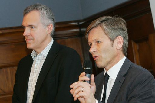 Eröffnungspressekonferenz der VIENNA BIENNALE 2015,
11. Juni 2015 (v.l.n.r.): Christoph Thun-Hohenstein, Direktor MAK,
Initiator und Leiter der VIENNA BIENNALE 2015 und Josef Ostermayer,
Bundesminister für Kunst und Kultur, Verfassung und Medien eröffnen
die Präsentation der VIENNA BIENNALE.