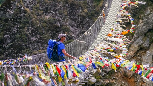 Vorschau Bild von Derzeit ist das Trekking so einsam wie seit Jahrzehnten nicht
mehr. Die Einwohner Nepals warten gespannt , wie viele Touristen und
Bergbegeisterte tatsächlich nach dem derzeitigen Sommer-Monsun zur
Trekking-Saison im Herbst kommen werden.