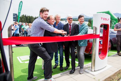 Vorschau Bild von Die E-Tankstelle wurde eröffnet