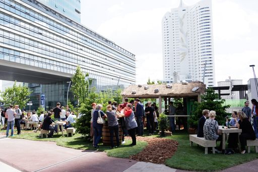 Vorschau Bild von Gösser NaturGold rettet die Mittagspause mit Überraschungs-Oase