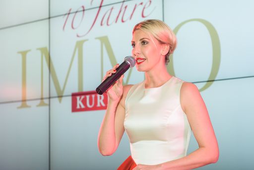 Vorschau Bild von Moderatorin Cathy Zimmermann führte durch die Gala