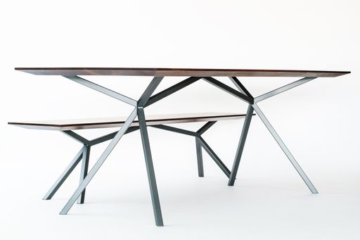  Esstisch KT11 - Gewinner Red Dot Award 2015 "Honourable Mention"
Kategorie Produktdesign