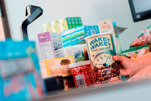 Vorschau Bild von Das Kassenpersonal kann das Produkt aus jeder
x-beliebigen Richtung zum Scanner halten.