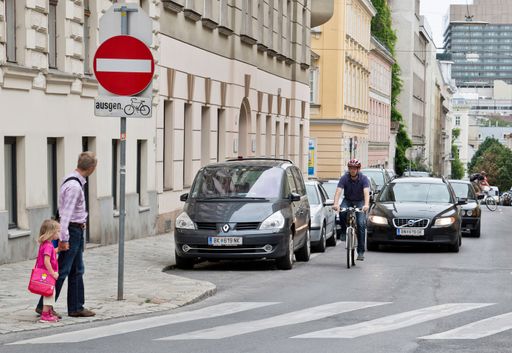  Kinder im Straßenverkehr
