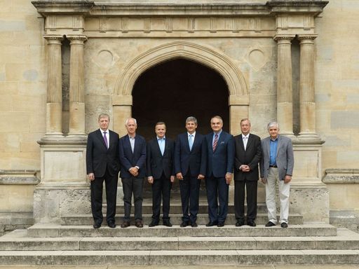  Im Bild v.l.n.r.: AMU Workstream Leaders Udo
Brockhausen, Lord Macdonald, Paul Robert Vogt, Michael Spindelegger,
Waldemar Pawlak, Otto Depenheuer, Wlodzimierz Cimoszewicz. © stefan
olah
