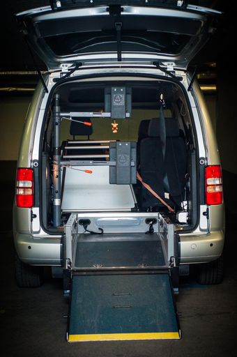 Vorschau Bild von Das umgebaute Auto für Herrn Kleinhofer