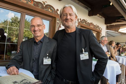  http://www.apa-fotoservice.at/galerie/6951 Im Bild
v.l.n.r.: Mag. Hanns Kratzer (PERI Consulting), Robert Riedl (PERI
Group)