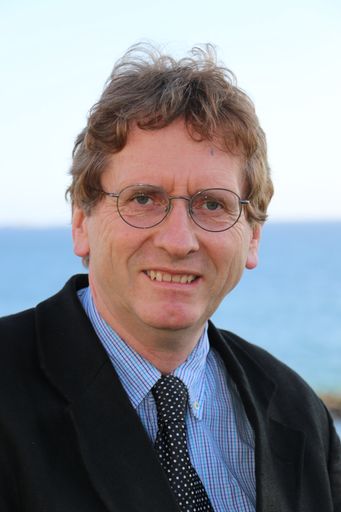 Vorschau Bild von Dr. Michael Braungart - Academic Chair “Cradle to Cradle for
Innovation and Quality” at Erasmus University Rotterdam; Professor
at Leuphana University Lüneburg; Scientific Director of EPEA
Hamburg.