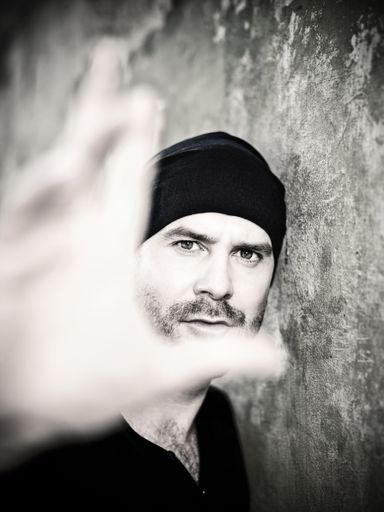 Vorschau Bild von Der österreichische Künstler Raoul Haspel (Hires
Daten dieses Bildes jederzeit auf Anfrage: press@raoulhaspel.com)