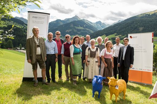  http://www.apa-fotoservice.at/galerie/6953 Im Bild
v.l.n.r.: A.o. Univ.-Prof. Dr. Dipl. Ing. Harald Vogelsang (darm
plus), Mag. Hanns Kratzer (PERI Consulting), Dr. Christoph Dachs
(ÖGAM), Prim. Univ.-Prof. Dr. Peter Knoflach (KH Wels), Ing. Evelyn
Groß (ÖMCCV), A.o. Univ.Prof. Dr. Christoph Högenauer (Med Uni
Graz), Mag. Alexander Herzog (SVA), DGKS Anita Beyer (darm plus,
IVEPA), Univ.-Prof. Dr. Manfred Maier (Med Uni Wien), Univ.-Prof.
Dr. Herbert Tilg (Med Uni Innsbruck), Mag.pharm. Dr. Ulrike
Mursch-Edlmayr (Apothekerkammer Oberösterreich), Mag. DDr. Wolfgang
Markl (Tiroler Landeskrankenanstalten GmbH), Mag. Martin
Schaffenrath (Hauptverband)