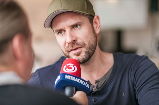 Vorschau Bild von Pressekonferenz „Schweigeminute (Traiskirchen)“
#1schweigeminute #1minuteofsilence www.schweigeminute.com
www.raoulhaspel.com