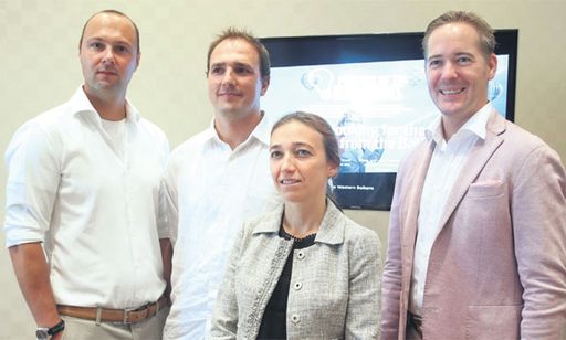Im Bild von rechts nach links: Marius Starcke
(Pioneers), Ana Pauala Cusolito (World Bank), Antonio Separovic
(Oradian) und Adam Komik (J&T Ventures)