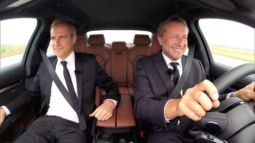 Matthias Malmedie und Niki Schelle (re.) im Audi S8