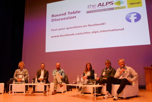 Vorschau Bild von International renommierte Experten diskutierten
im Rahmen einer Podiumsdiskussion über Problemfelder, Chancen und
Herausforderungen im Bezug auf Bike-Tourismus im